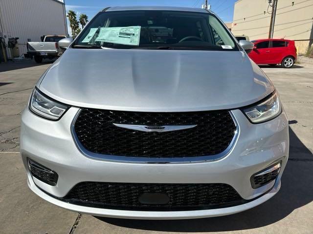 new 2023 Chrysler Pacifica Hybrid car, priced at $47,335