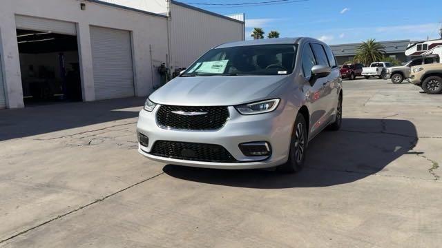 new 2023 Chrysler Pacifica Hybrid car, priced at $47,335