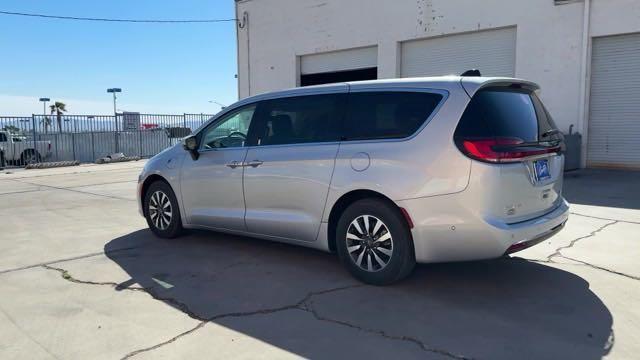 new 2023 Chrysler Pacifica Hybrid car, priced at $47,335