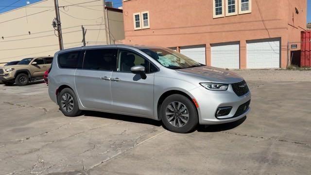 new 2023 Chrysler Pacifica Hybrid car, priced at $40,995