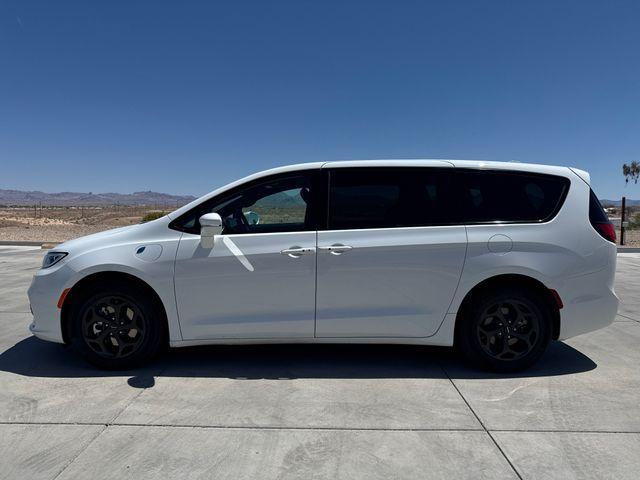 used 2022 Chrysler Pacifica Hybrid car, priced at $30,995