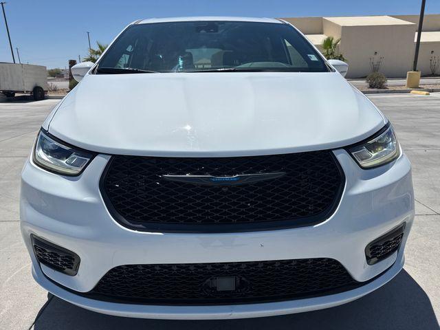 used 2022 Chrysler Pacifica Hybrid car, priced at $30,995