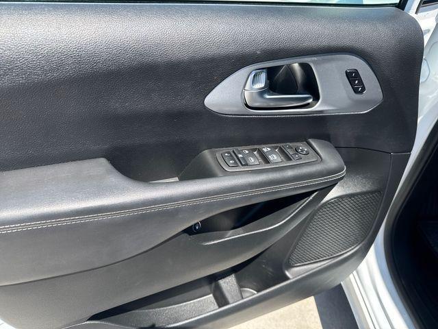 used 2022 Chrysler Pacifica Hybrid car, priced at $30,995
