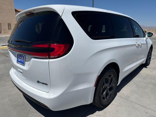 used 2022 Chrysler Pacifica Hybrid car, priced at $30,995