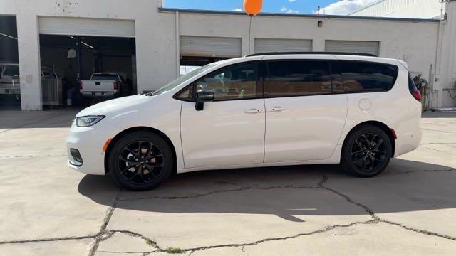 new 2024 Chrysler Pacifica car, priced at $46,390