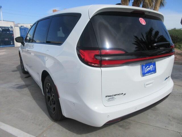 new 2023 Chrysler Pacifica Hybrid car, priced at $47,865