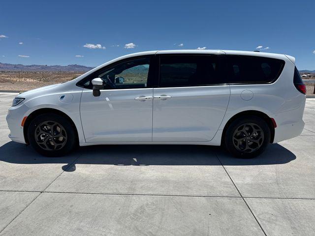new 2023 Chrysler Pacifica Hybrid car, priced at $38,980