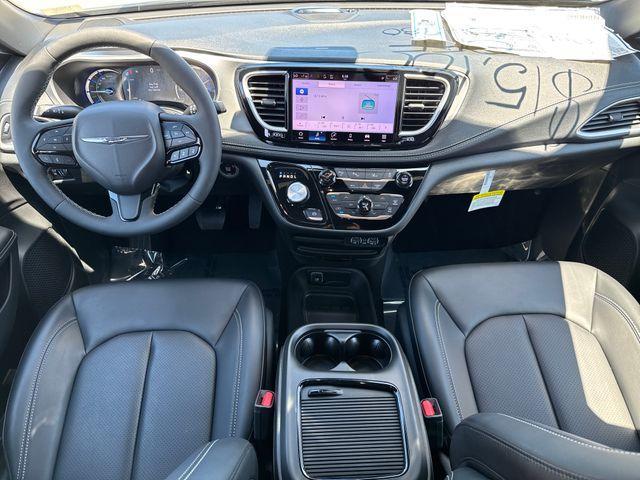 new 2023 Chrysler Pacifica Hybrid car, priced at $38,980