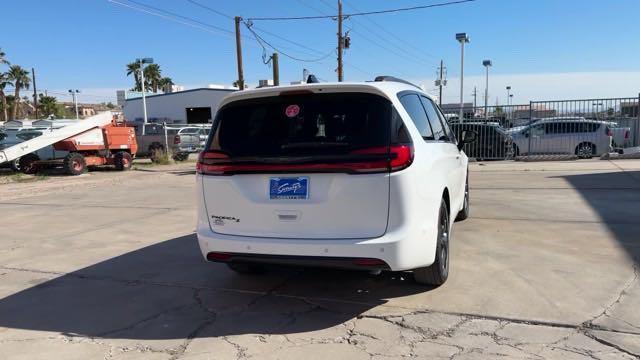 new 2024 Chrysler Pacifica car, priced at $46,327