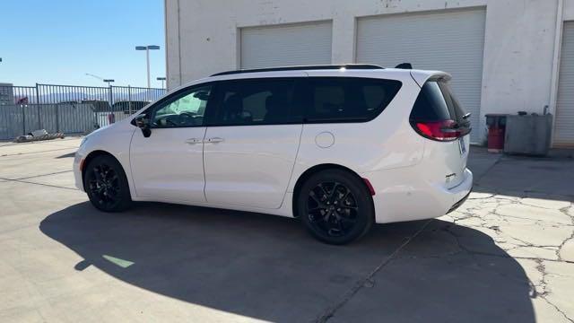 new 2024 Chrysler Pacifica car, priced at $46,327