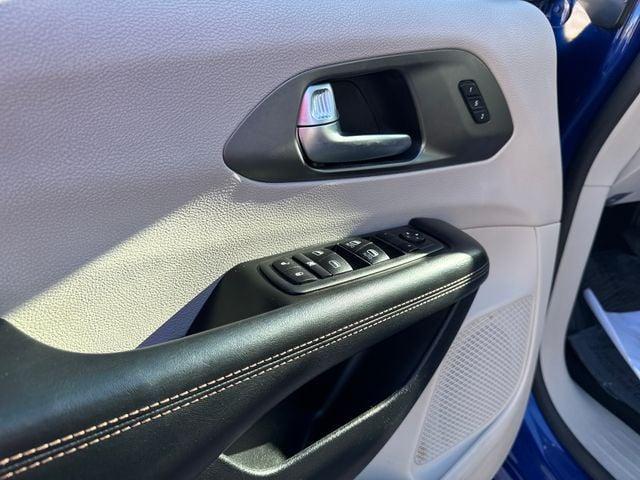 used 2020 Chrysler Pacifica car, priced at $14,968