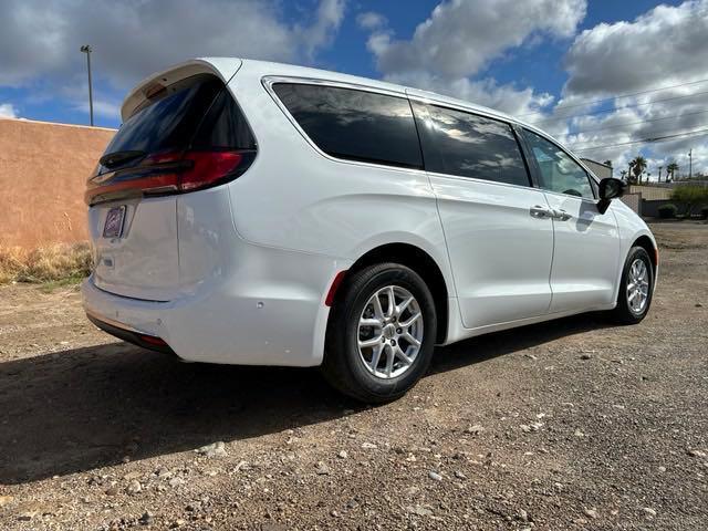 new 2024 Chrysler Pacifica car, priced at $39,836