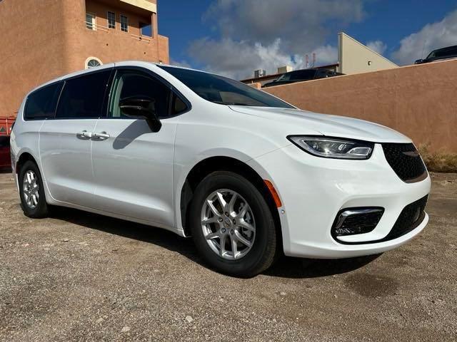 new 2024 Chrysler Pacifica car, priced at $39,336