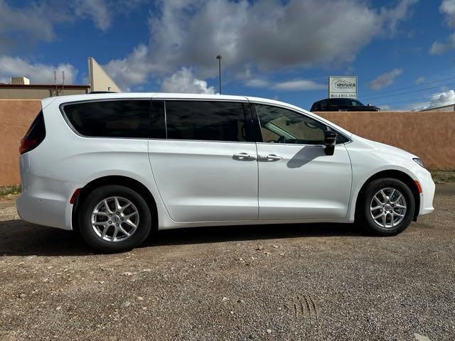 new 2024 Chrysler Pacifica car, priced at $39,836