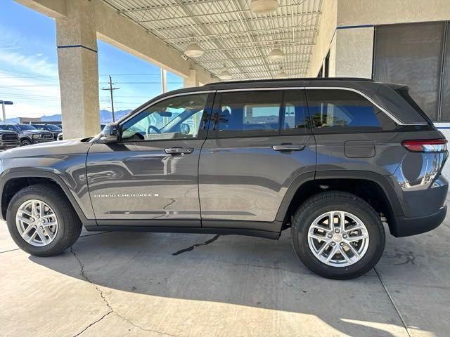 new 2025 Jeep Grand Cherokee car, priced at $38,170