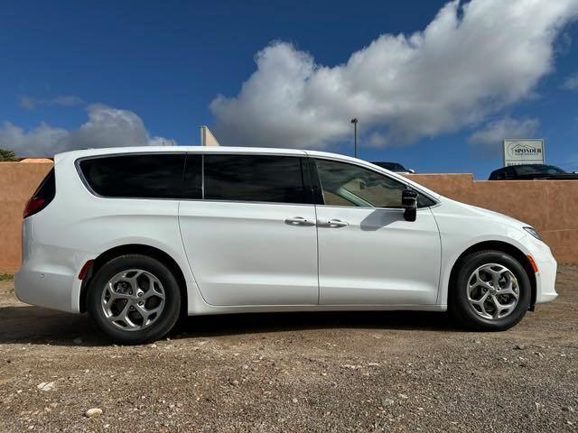 new 2024 Chrysler Pacifica car, priced at $45,999