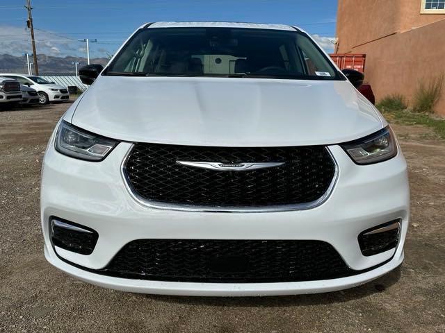 new 2024 Chrysler Pacifica car, priced at $45,999