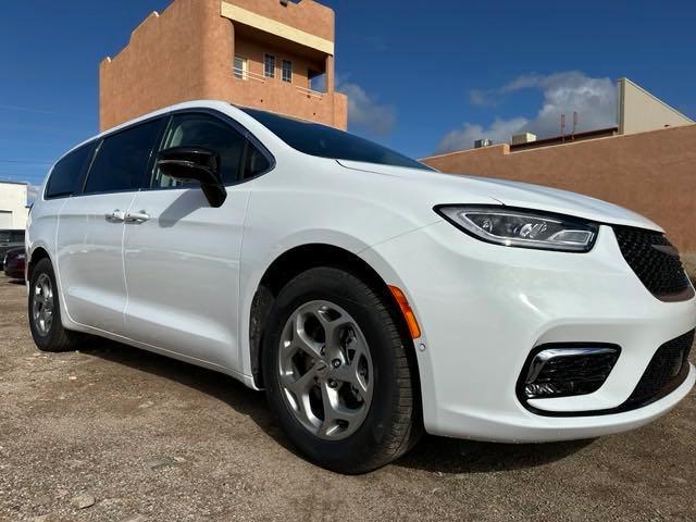 new 2024 Chrysler Pacifica car, priced at $45,999