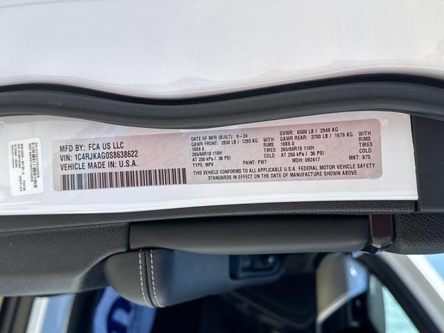 new 2025 Jeep Grand Cherokee L car