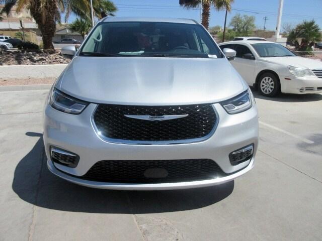 new 2023 Chrysler Pacifica Hybrid car, priced at $47,385