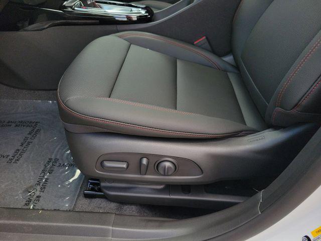 new 2025 Chevrolet Trax car