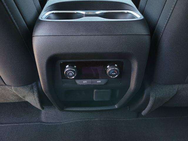new 2025 Chevrolet Traverse car, priced at $45,195