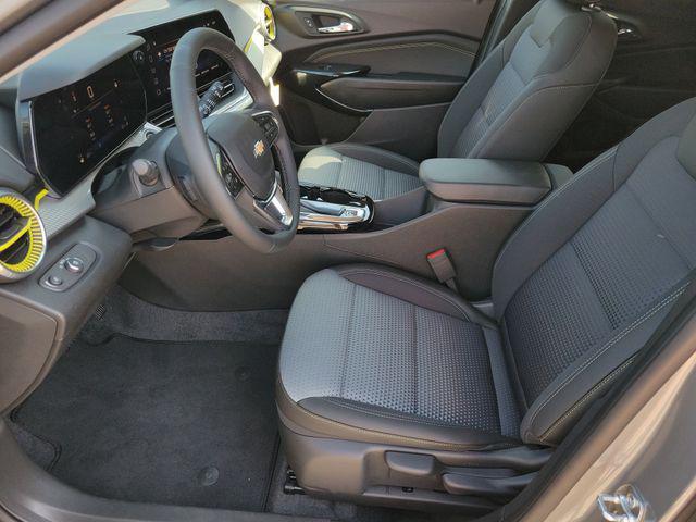 new 2025 Chevrolet Trax car