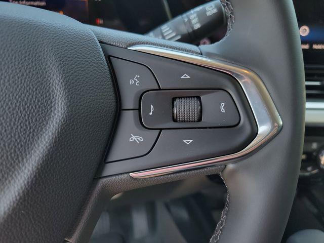 new 2025 Chevrolet Trax car