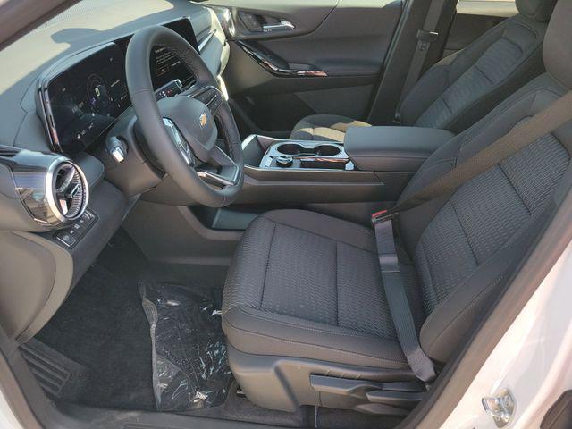 new 2026 Chevrolet Equinox car, priced at $31,995