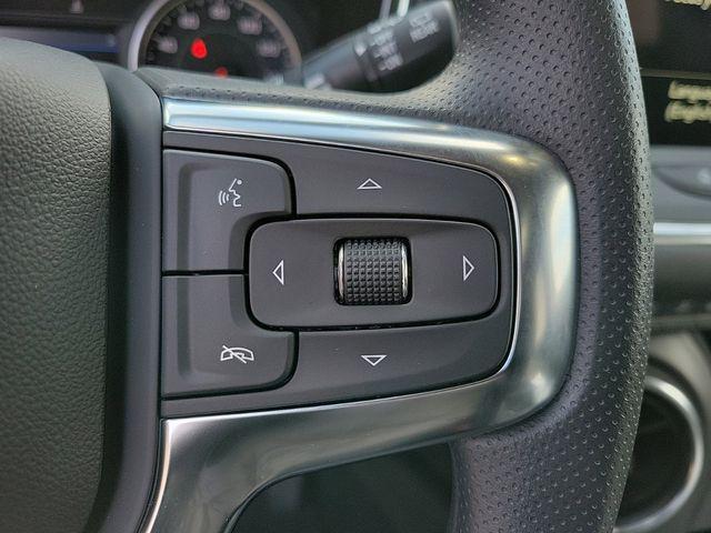 new 2025 Chevrolet Blazer car