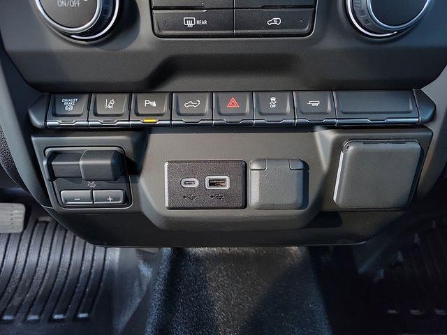 new 2025 Chevrolet Silverado 3500 car, priced at $59,259