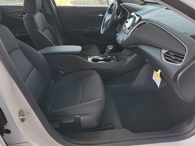 new 2025 Chevrolet Malibu car, priced at $22,565