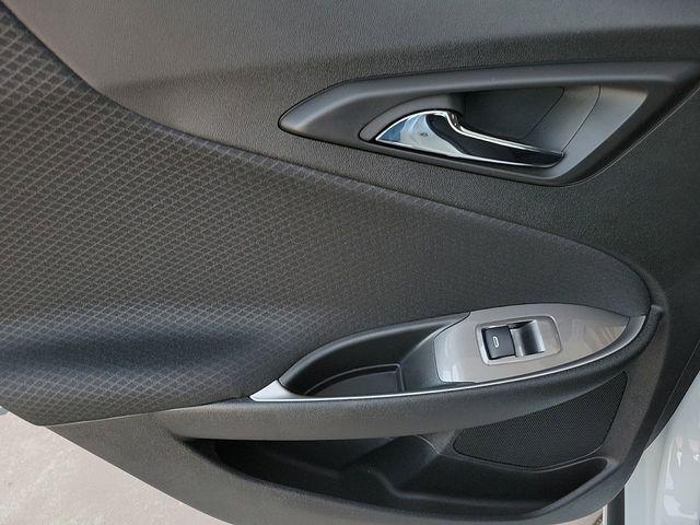 new 2025 Chevrolet Malibu car, priced at $22,565