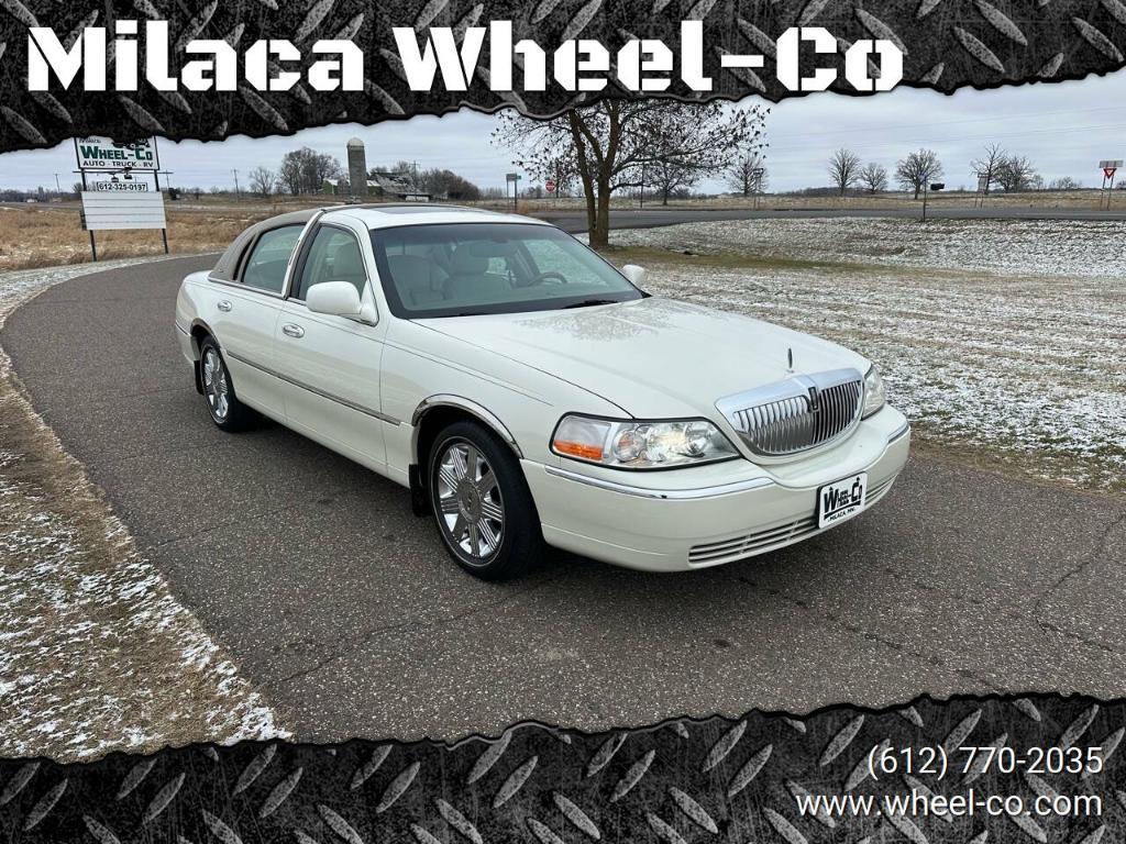 used 2004 Lincoln Town Car car, priced at $10,950