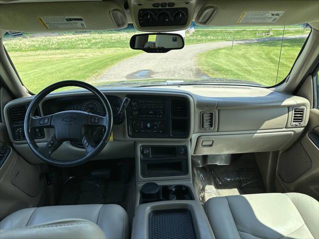 used 2004 Chevrolet Suburban car, priced at $15,950