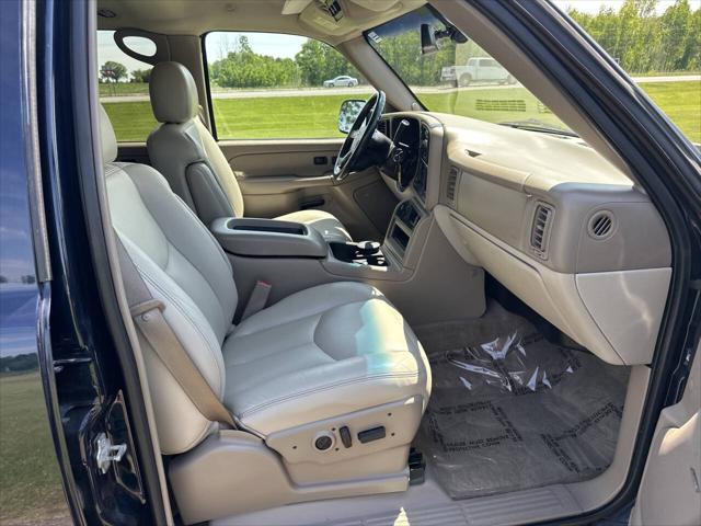 used 2004 Chevrolet Suburban car, priced at $15,950