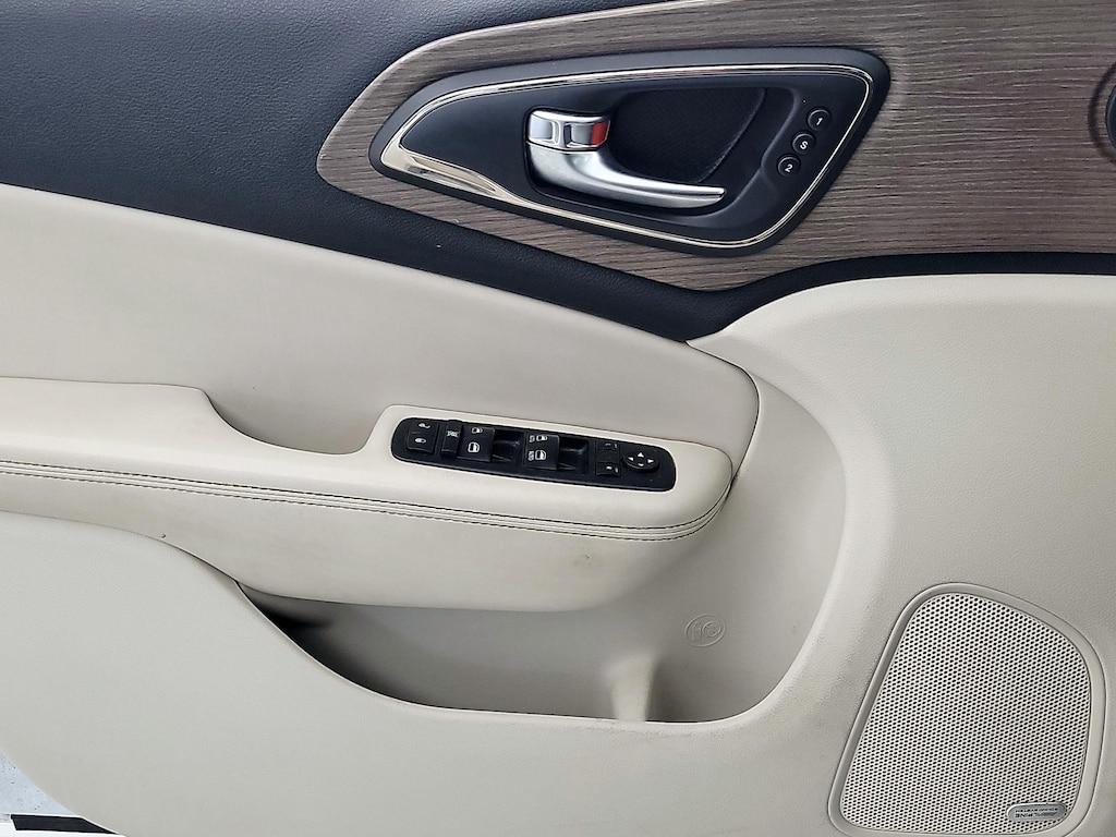 used 2015 Chrysler 200 car, priced at $12,998