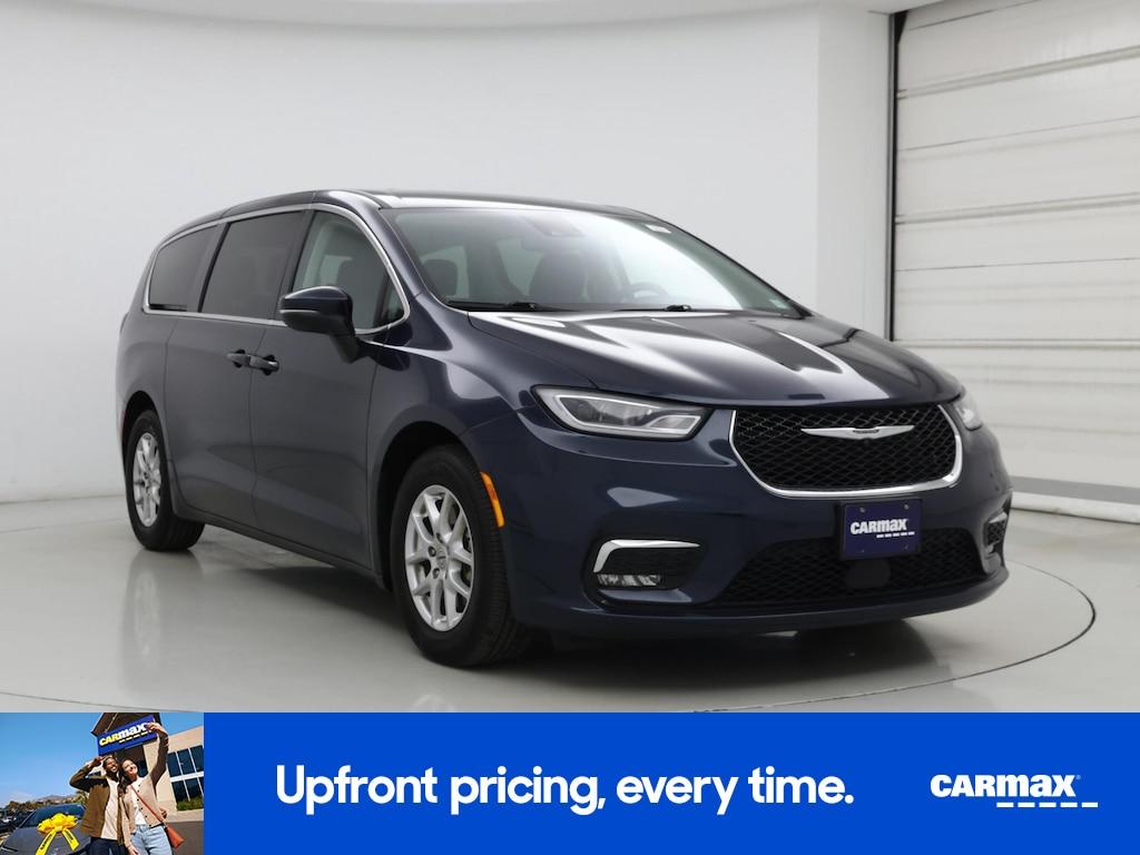 used 2023 Chrysler Pacifica car, priced at $27,998