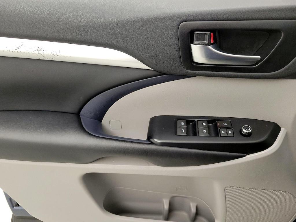 used 2019 Toyota Highlander car, priced at $29,998