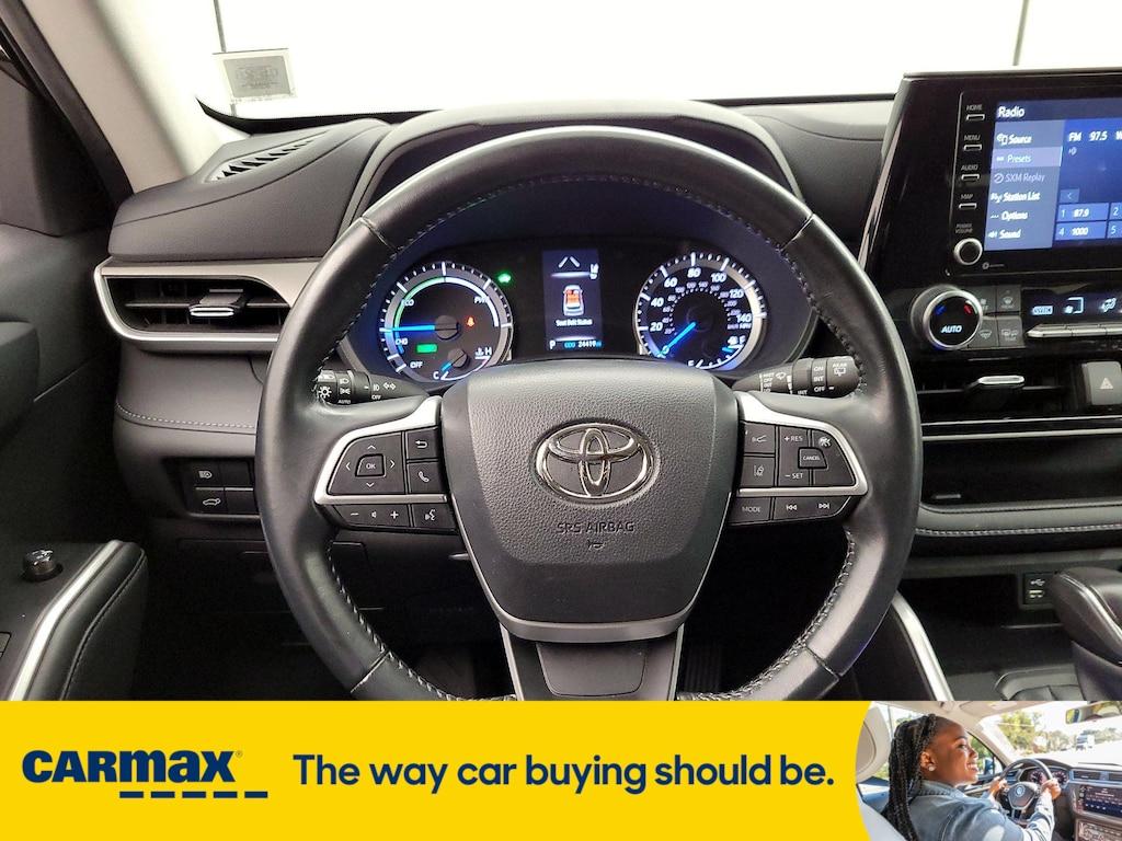 used 2022 Toyota Highlander Hybrid car, priced at $38,998