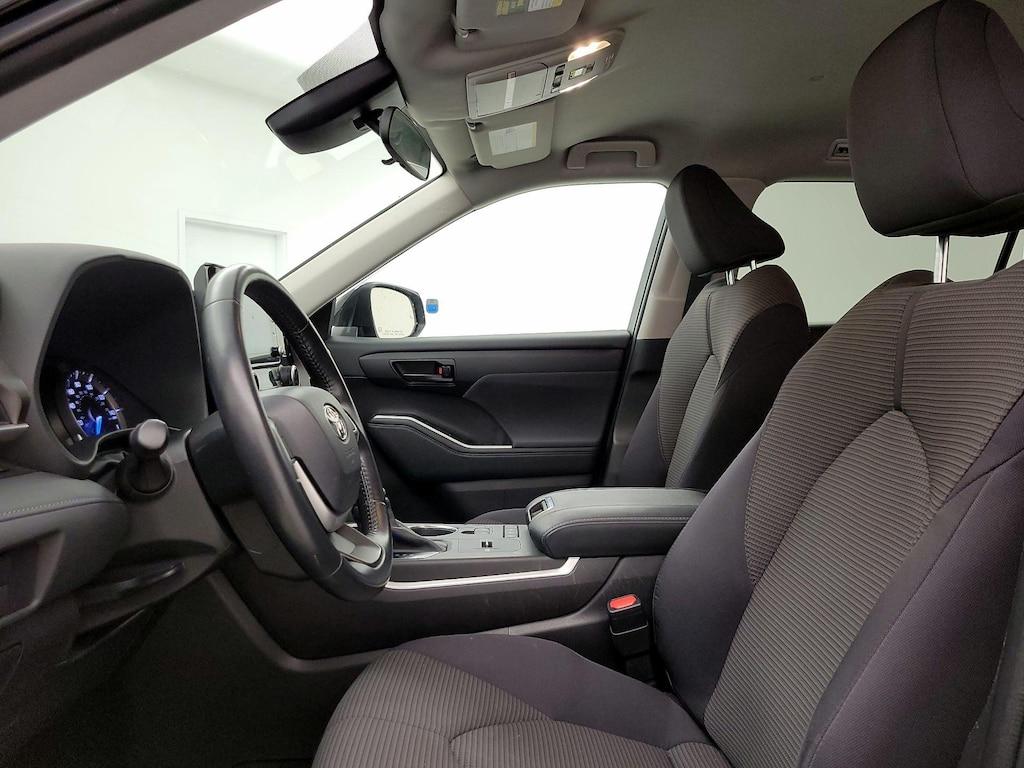 used 2022 Toyota Highlander Hybrid car, priced at $38,998