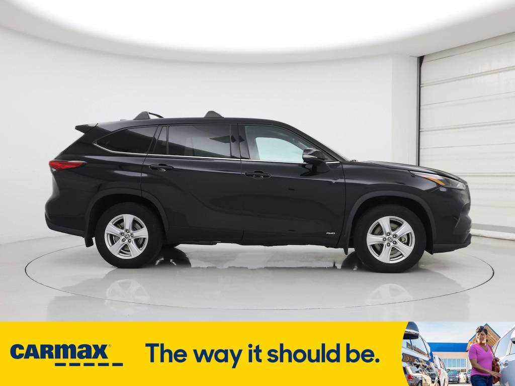 used 2022 Toyota Highlander Hybrid car, priced at $38,998