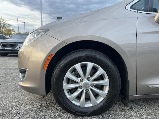used 2018 Chrysler Pacifica car