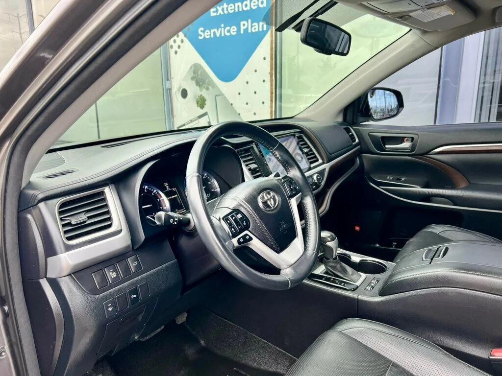 used 2014 Toyota Highlander car, priced at $17,980