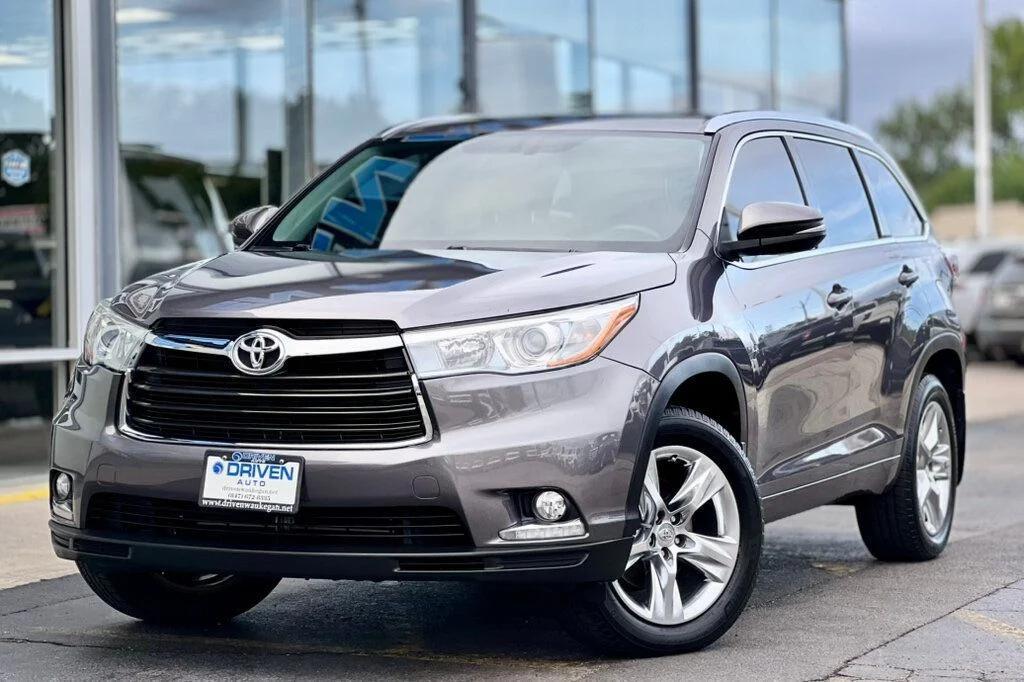 used 2014 Toyota Highlander car, priced at $17,980