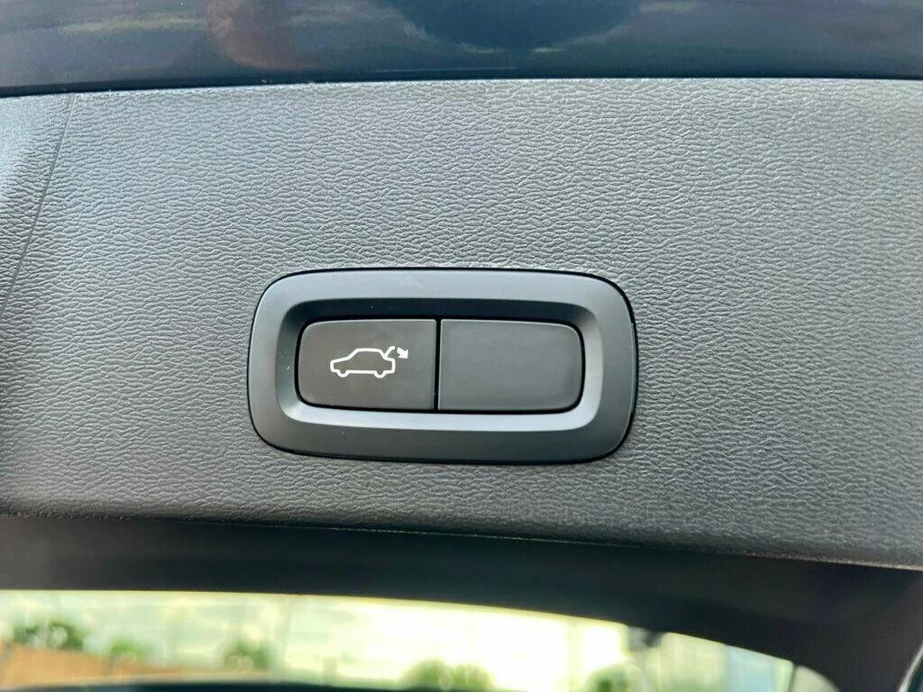 used 2021 Volvo XC40 car, priced at $19,500