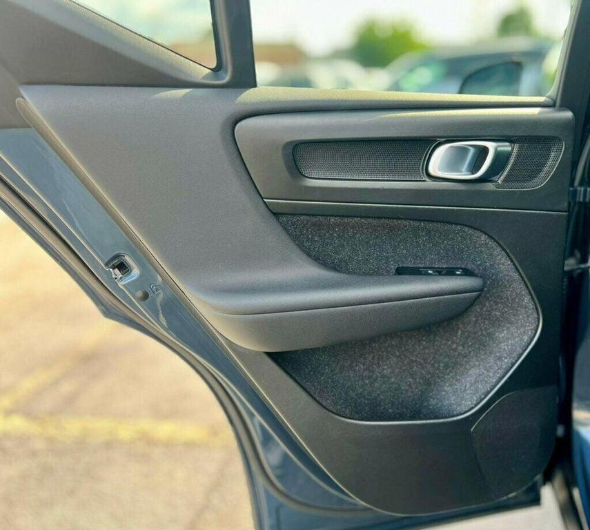 used 2021 Volvo XC40 car, priced at $19,500