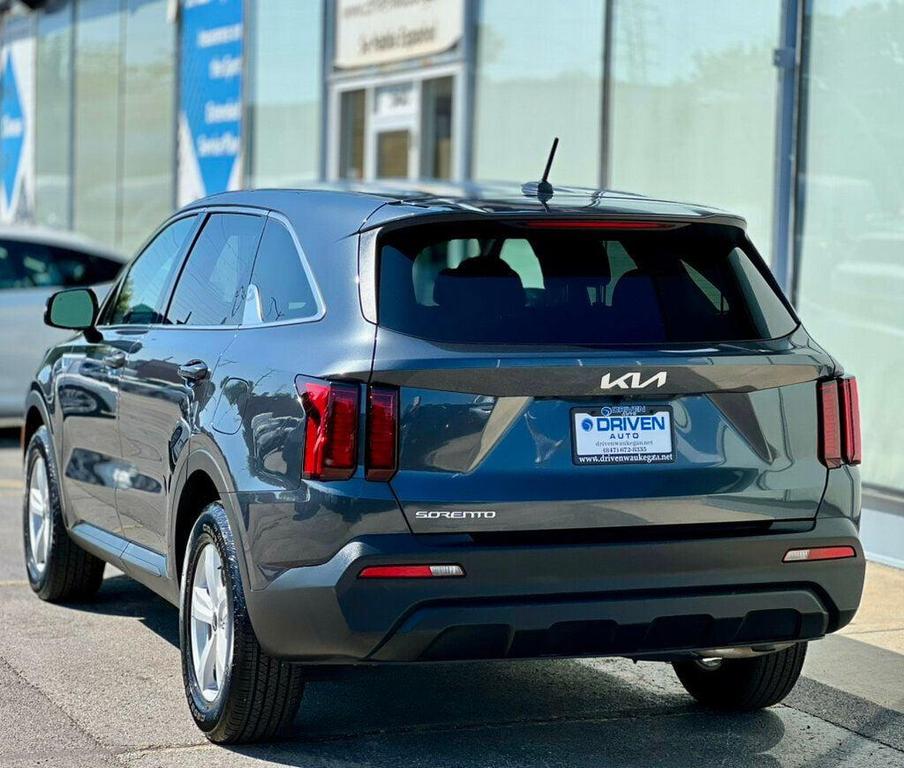 used 2023 Kia Sorento car, priced at $24,680