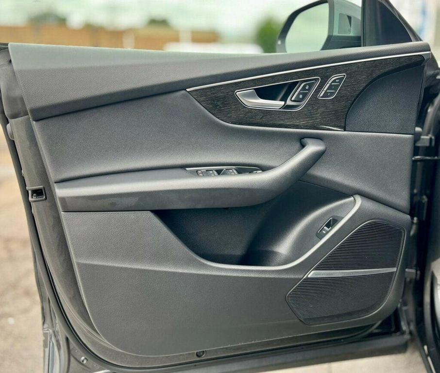 used 2021 Audi Q8 car, priced at $35,980