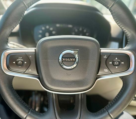 used 2020 Volvo XC40 car, priced at $17,480